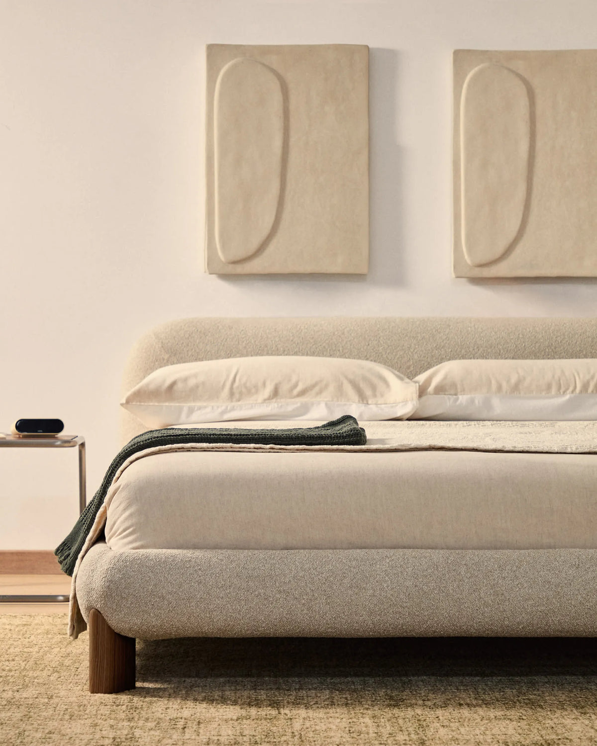 Ecru Bouclé Japandi Bed with Walnut Legs 180x200cm